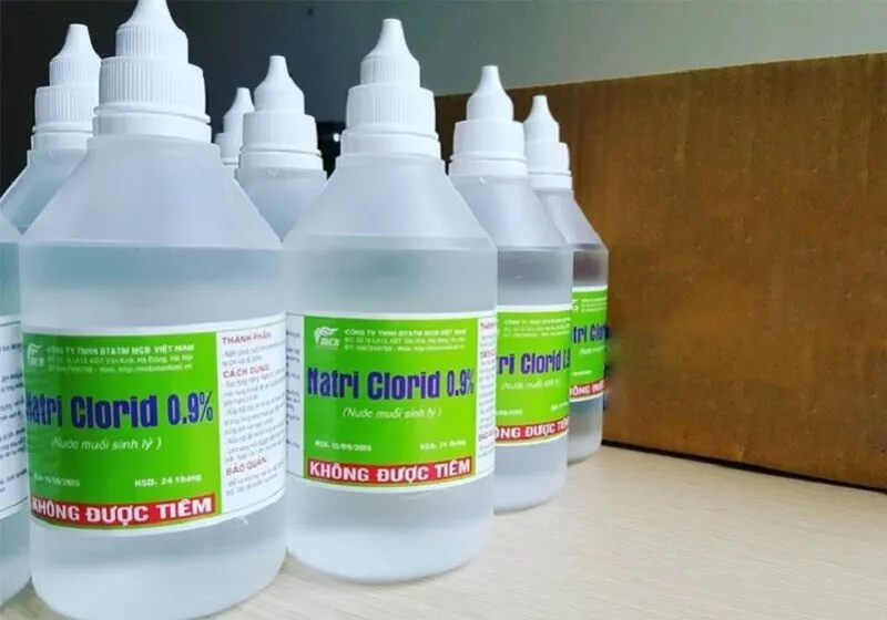 Nước muối sinh lý cho trẻ sơ sinh dùng sao an toàn?