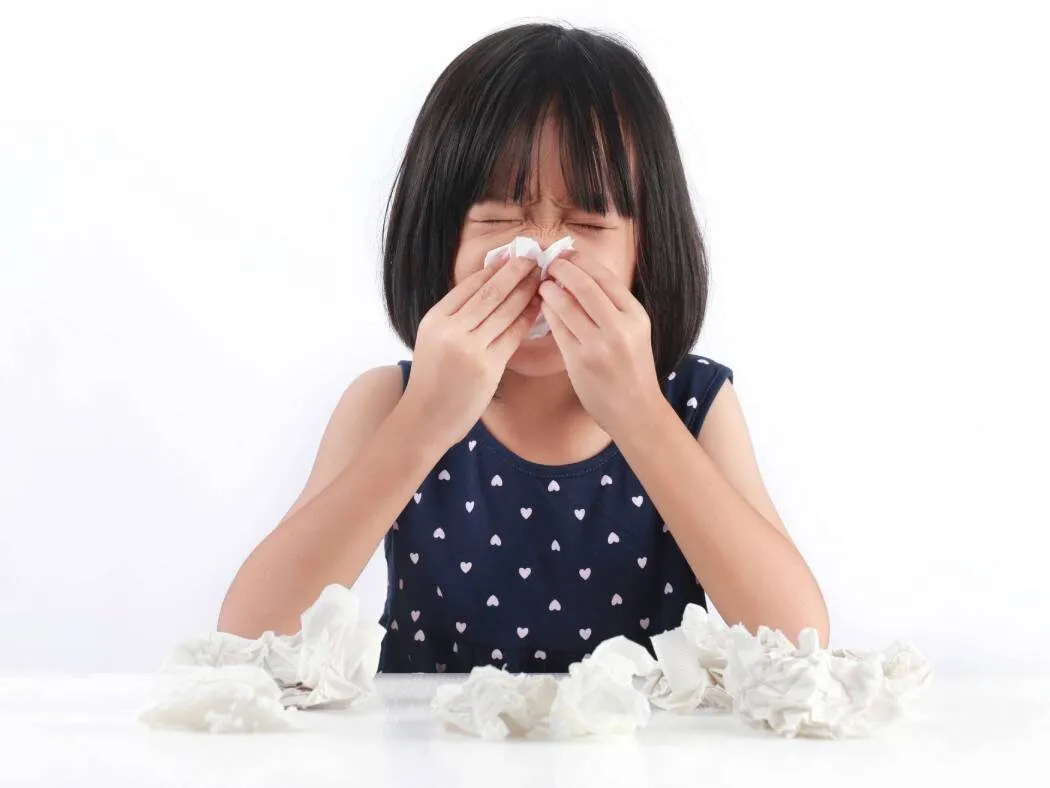 Viêm mũi dị ứng ở trẻ, dấu hiệu sớm cha mẹ đừng bỏ qua